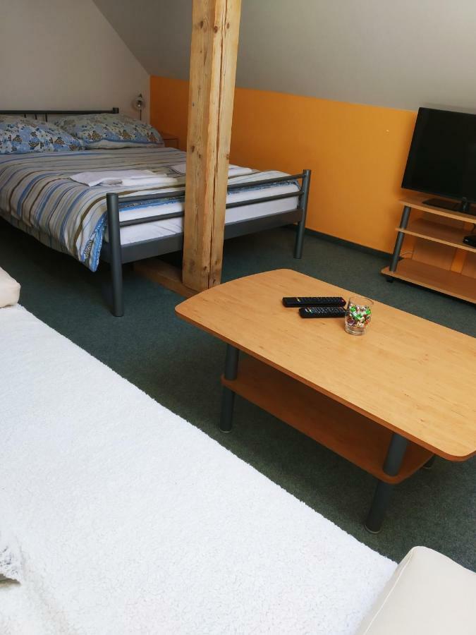 Ubytovani Poustka Františkovy Lázně Buitenkant foto